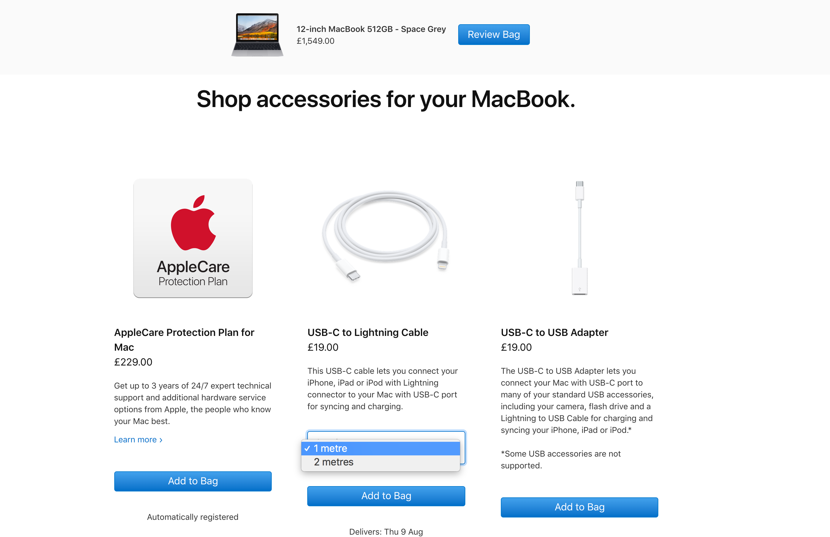 Apple fa ampio uso di vendite incrociate. In questo esempio puoi vedere il cross-selling di accessori e servizi, oltre a un upsell sfacciato per un cavo Lightning più lungo!