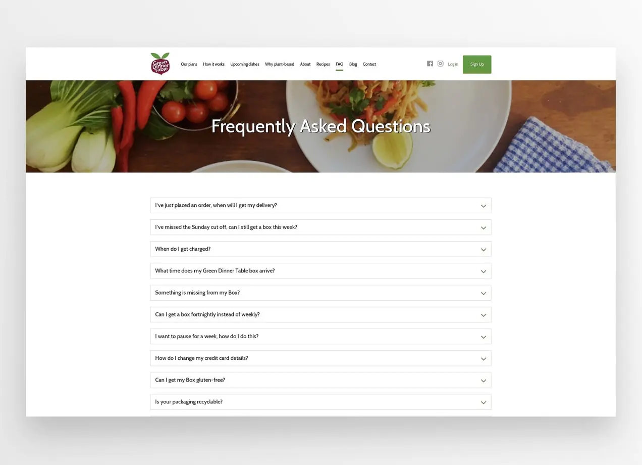 Pagina delle domande frequenti su Green Dinner Table con domande espandibili