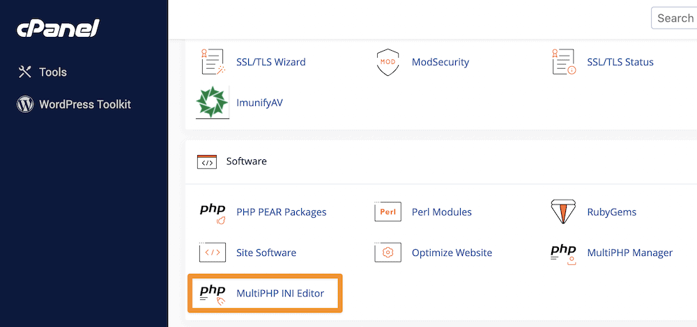 Una pantalla de administración de cPanel que muestra la opción MultiPHP INI Editor.