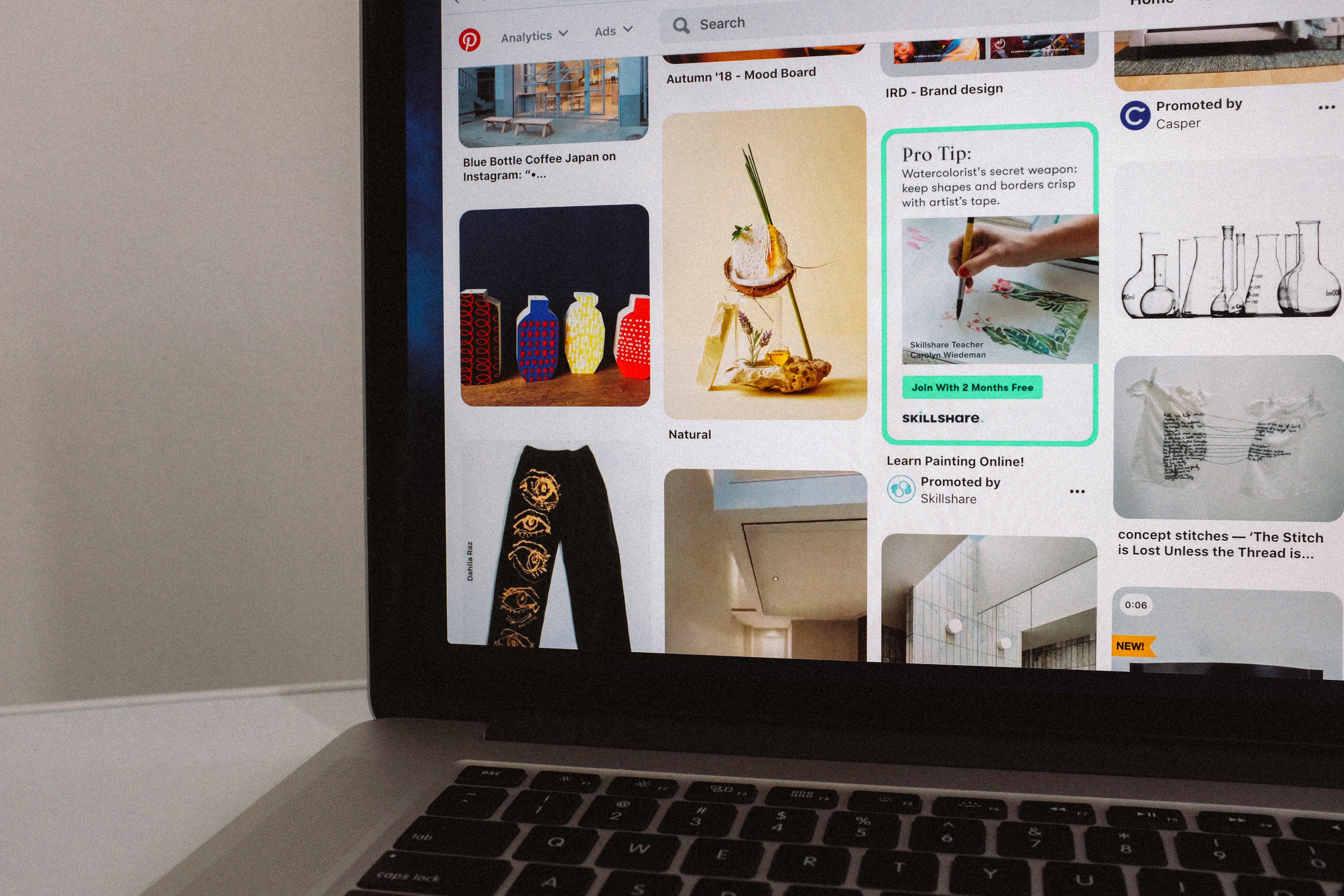 Flux Pinterest sur un écran d'ordinateur portable