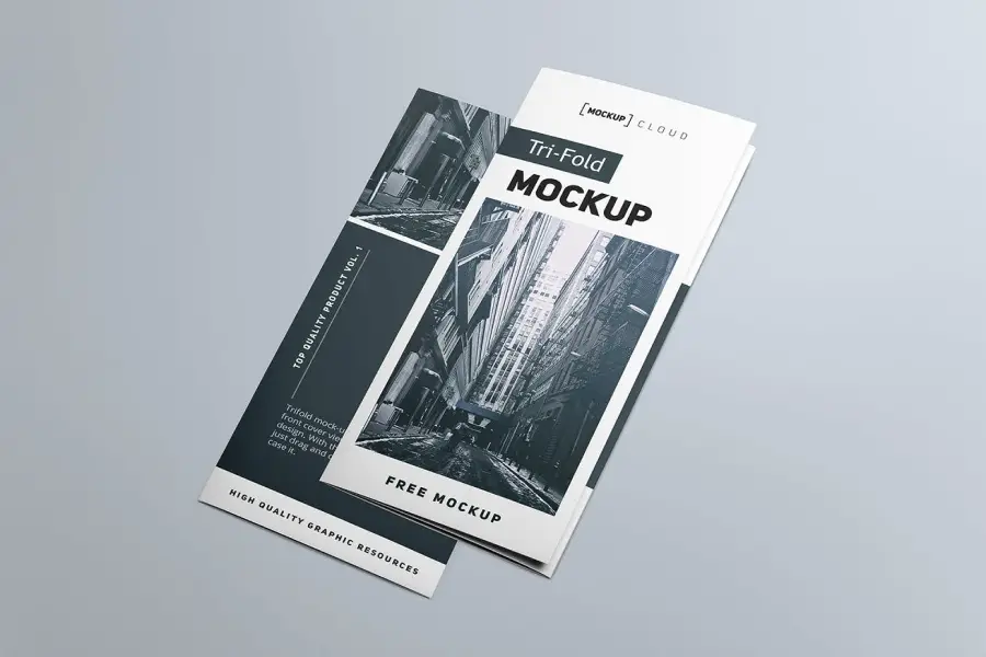 Brochure pieghevole in tre Mockup gratuito -