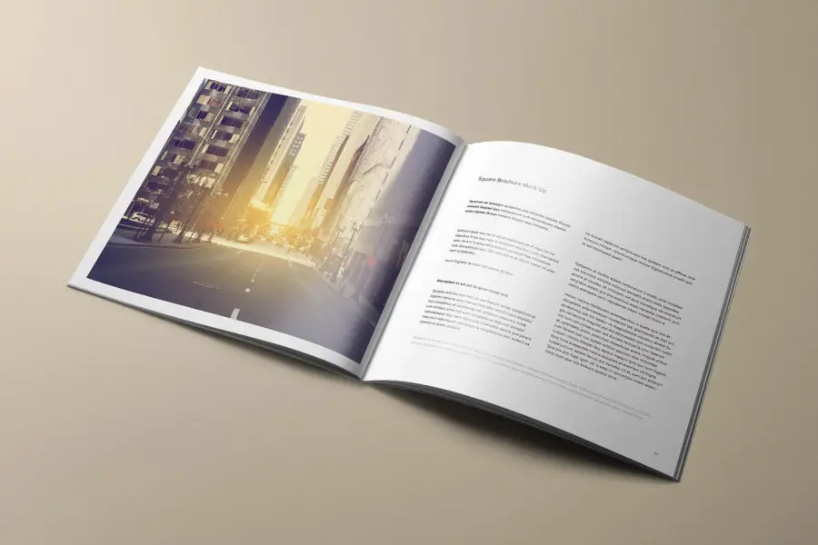 Brochure quadrata gratuita Mockup -