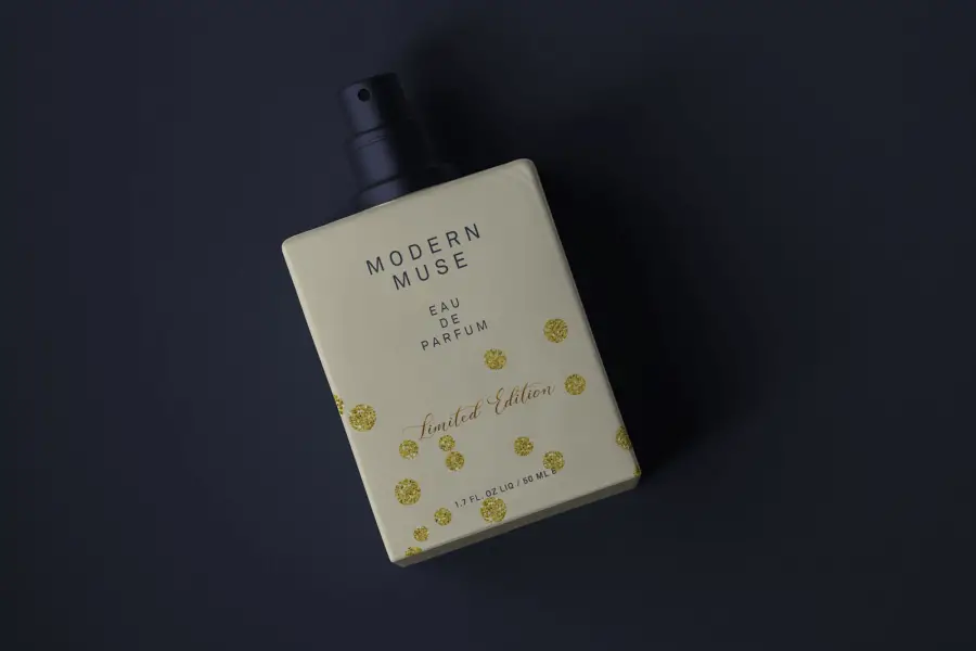 PSD Mockup Botol Parfum Gratis -