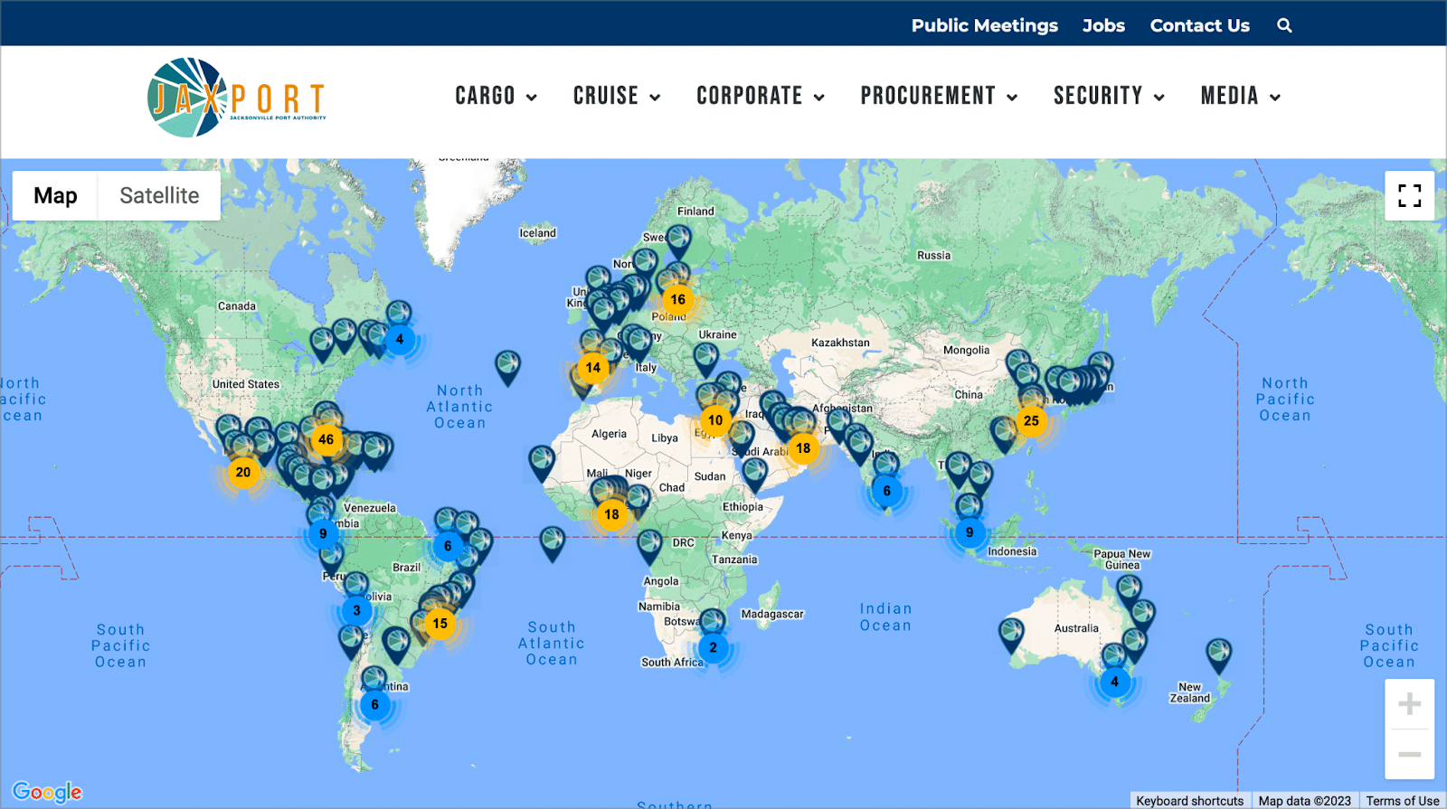 JAXPORT が海運サービスを提供する世界中のさまざまな場所にマーカーが記載された地図