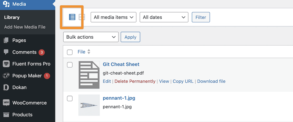 A tela da Biblioteca de mídia do WordPress destacando a opção de transformar a visualização em grade da biblioteca em uma visualização de lista.