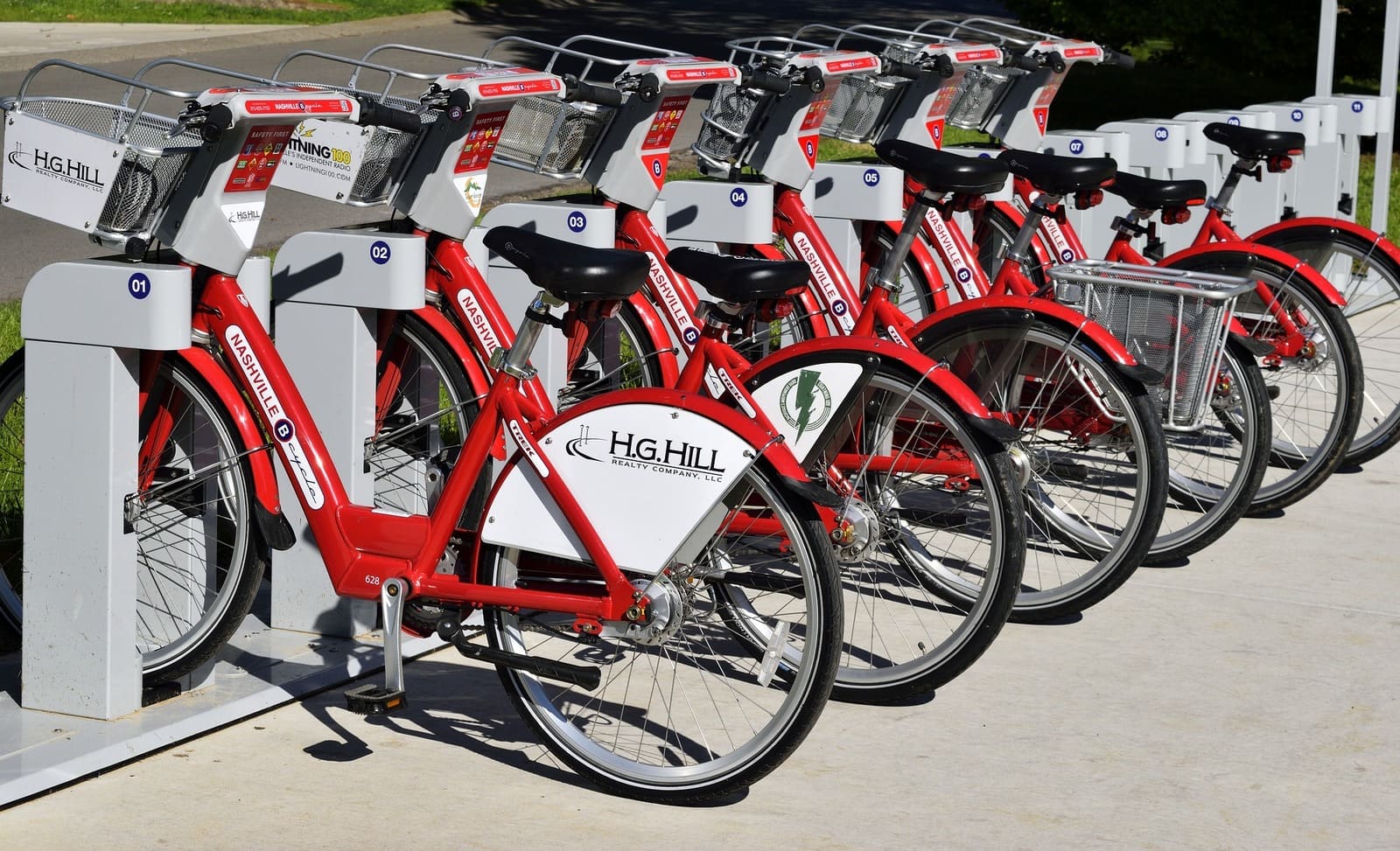 Figura de aluguel gratuito de bicicletas, uma das comodidades populares nos quartos de hotel.