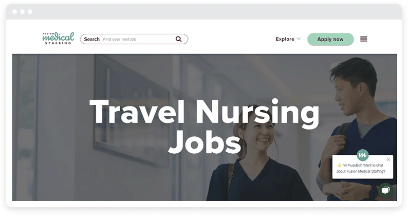 Ein Website-Banner mit Werbung für Reisekrankenpflegejobs mit Krankenschwestern im Hintergrund.